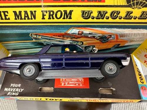 MAN FROM UNCLE GUN FIRING THRUSH BUSTER model road car + 2 figures CORGI 497